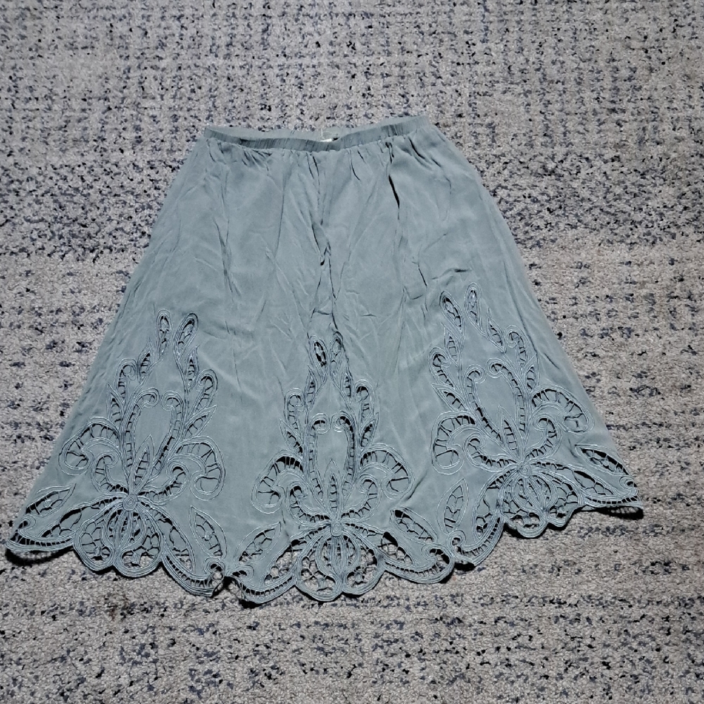 Elegant Gray A-Line Lace Skirt